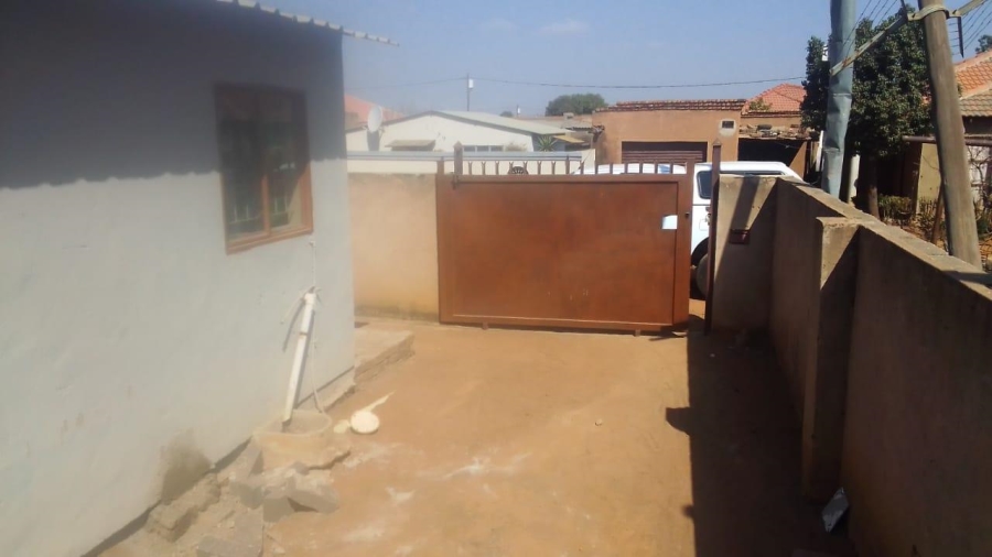 To Let 2 Bedroom Property for Rent in Soshanguve South Gauteng