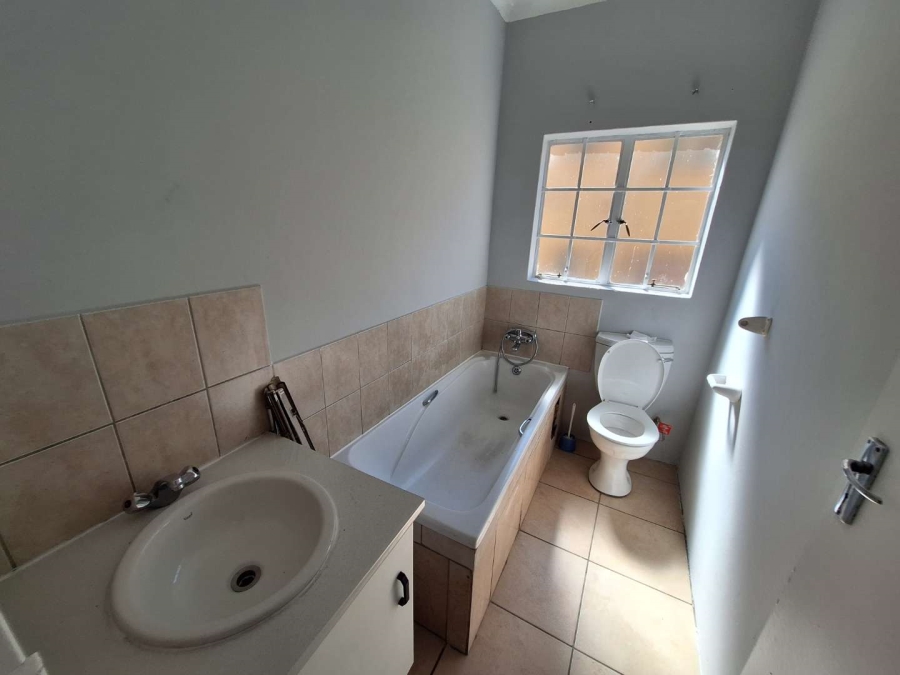 To Let 1 Bedroom Property for Rent in Florida Gauteng