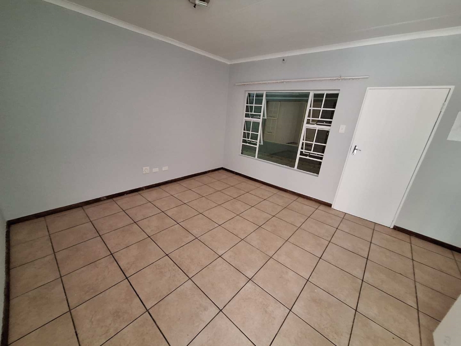 To Let 1 Bedroom Property for Rent in Florida Gauteng