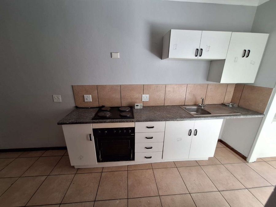 To Let 1 Bedroom Property for Rent in Florida Gauteng