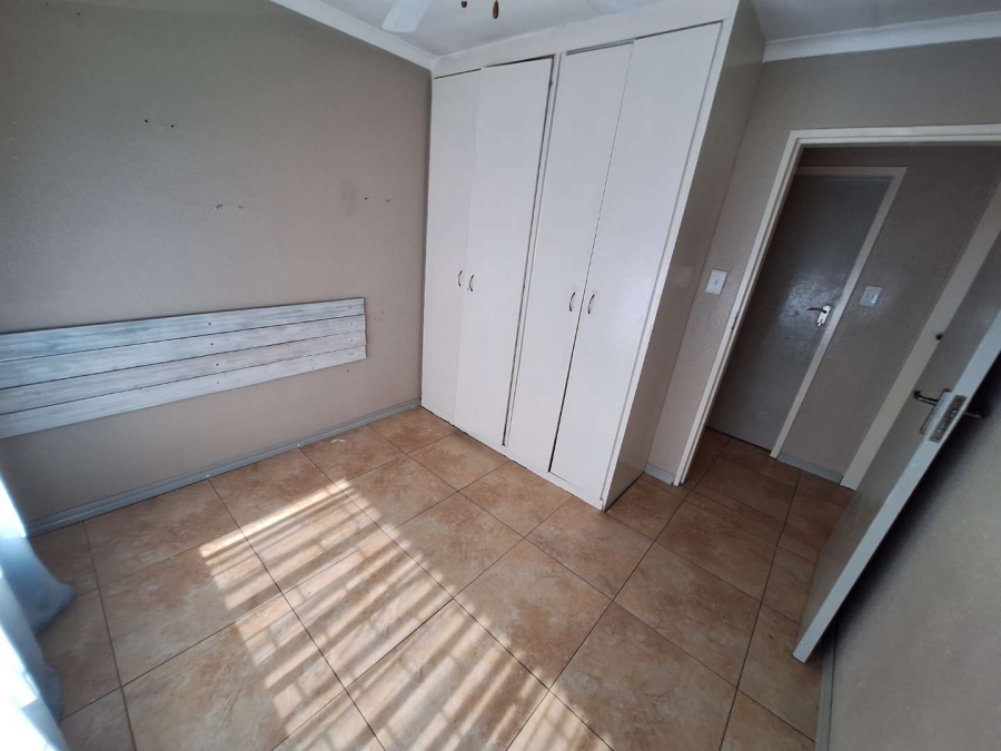 To Let 2 Bedroom Property for Rent in Weltevreden Park Gauteng
