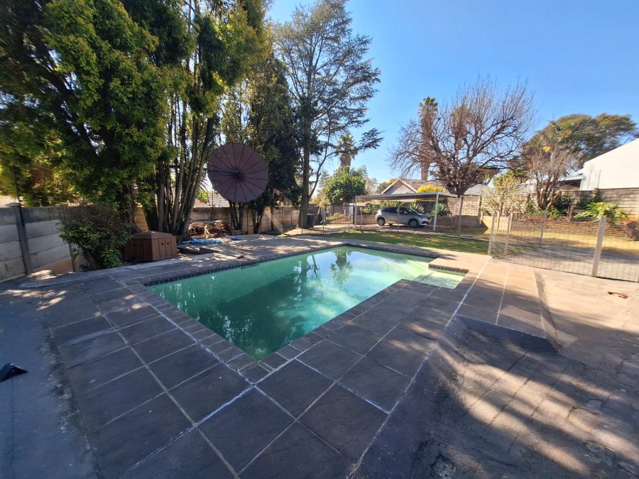 To Let 2 Bedroom Property for Rent in Weltevreden Park Gauteng