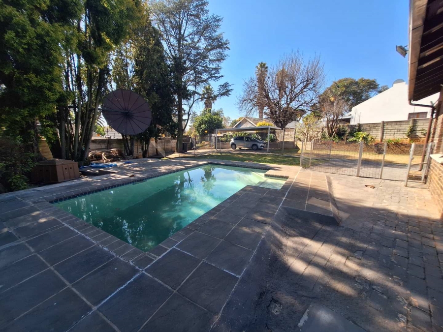 To Let 2 Bedroom Property for Rent in Weltevreden Park Gauteng
