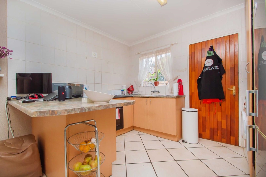 3 Bedroom Property for Sale in Wilgeheuwel Gauteng
