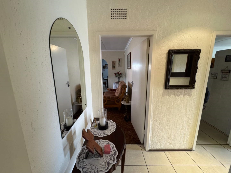 4 Bedroom Property for Sale in Verwoerdpark Gauteng