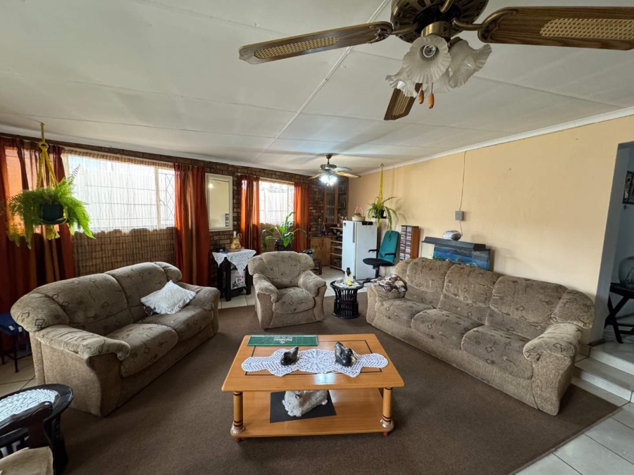 4 Bedroom Property for Sale in Verwoerdpark Gauteng