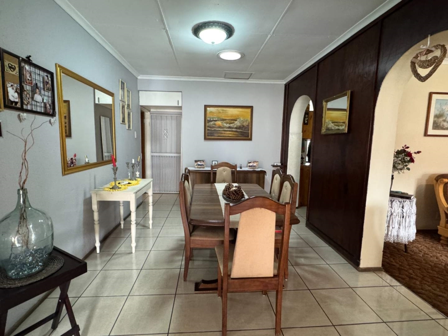 4 Bedroom Property for Sale in Verwoerdpark Gauteng