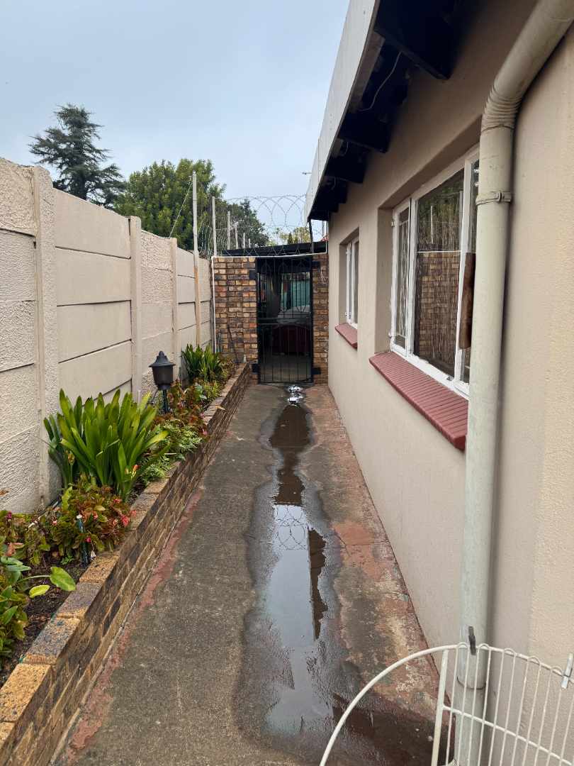 4 Bedroom Property for Sale in Verwoerdpark Gauteng