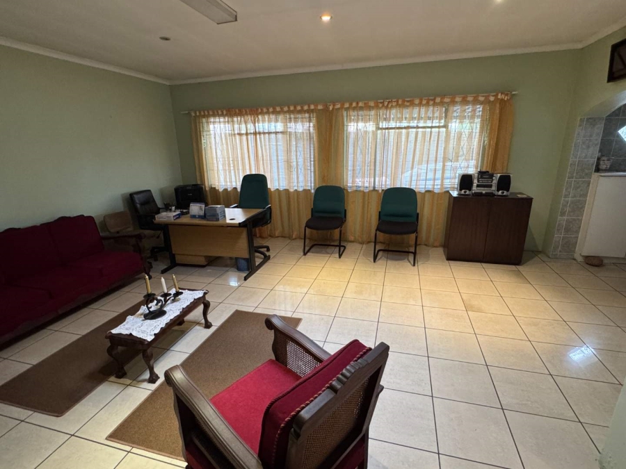 4 Bedroom Property for Sale in Verwoerdpark Gauteng