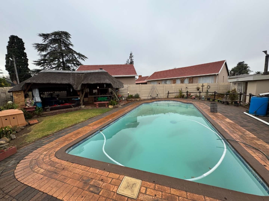 4 Bedroom Property for Sale in Verwoerdpark Gauteng