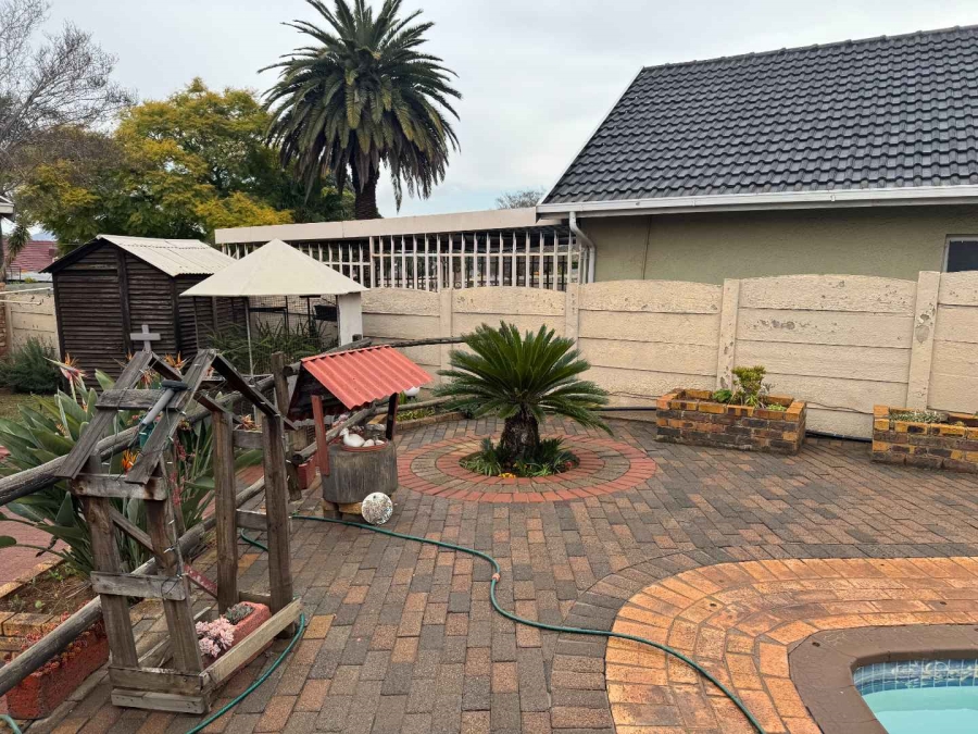 4 Bedroom Property for Sale in Verwoerdpark Gauteng