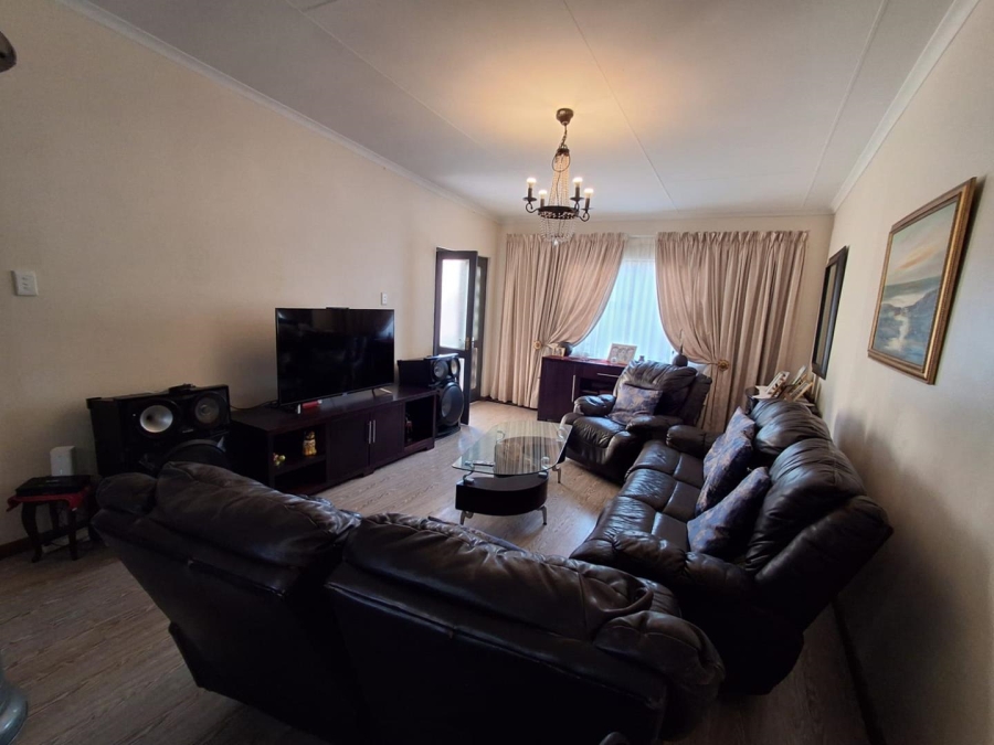 3 Bedroom Property for Sale in Liefde en Vrede Gauteng