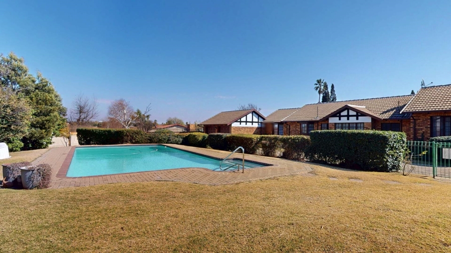 3 Bedroom Property for Sale in Goedeburg Gauteng