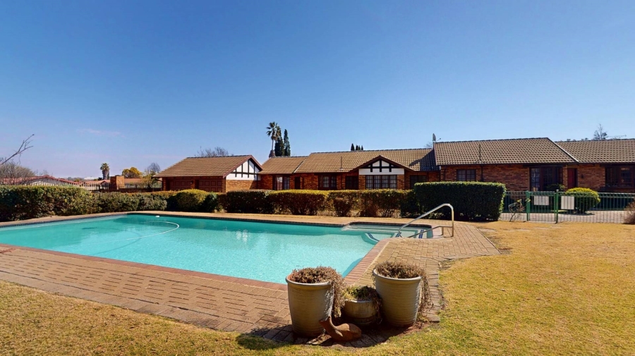 3 Bedroom Property for Sale in Goedeburg Gauteng