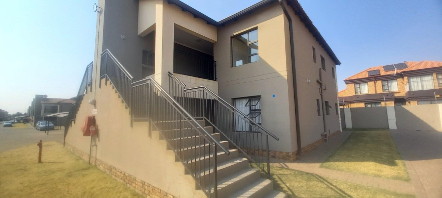 2 Bedroom Property for Sale in Norton Home Estate AH Gauteng