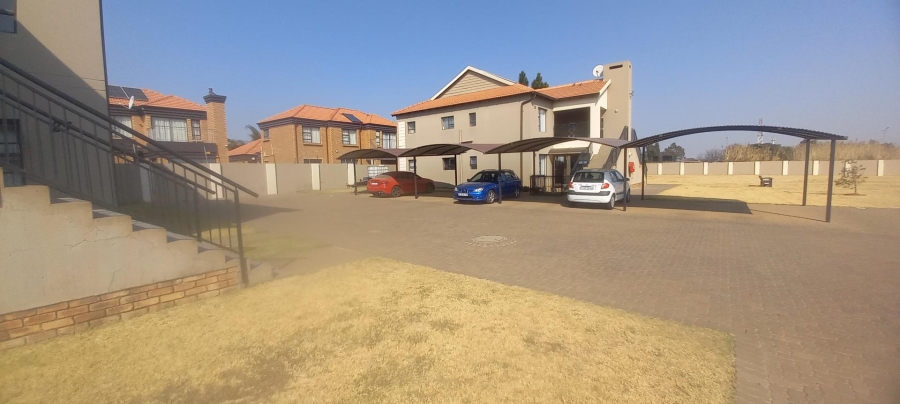 2 Bedroom Property for Sale in Norton Home Estate AH Gauteng