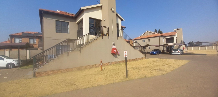 2 Bedroom Property for Sale in Norton Park Gauteng