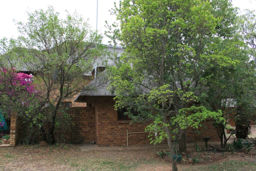 4 Bedroom Property for Sale in Zonnehoewe A H Gauteng