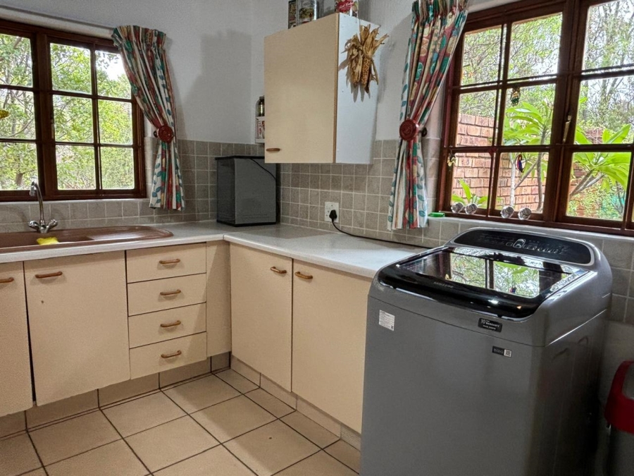 4 Bedroom Property for Sale in Zonnehoewe A H Gauteng