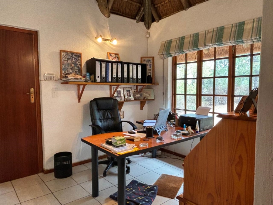 4 Bedroom Property for Sale in Zonnehoewe A H Gauteng