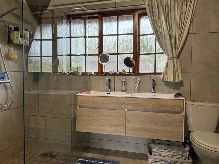 4 Bedroom Property for Sale in Zonnehoewe A H Gauteng