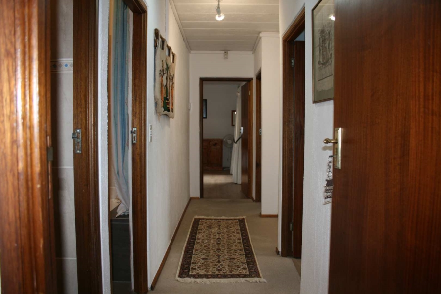 4 Bedroom Property for Sale in Zonnehoewe A H Gauteng