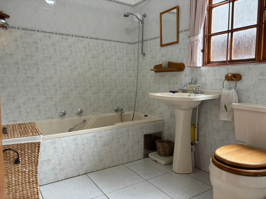 4 Bedroom Property for Sale in Zonnehoewe A H Gauteng