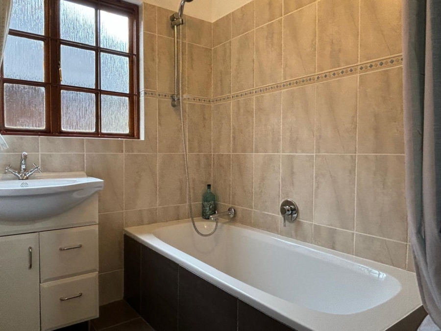 4 Bedroom Property for Sale in Zonnehoewe A H Gauteng