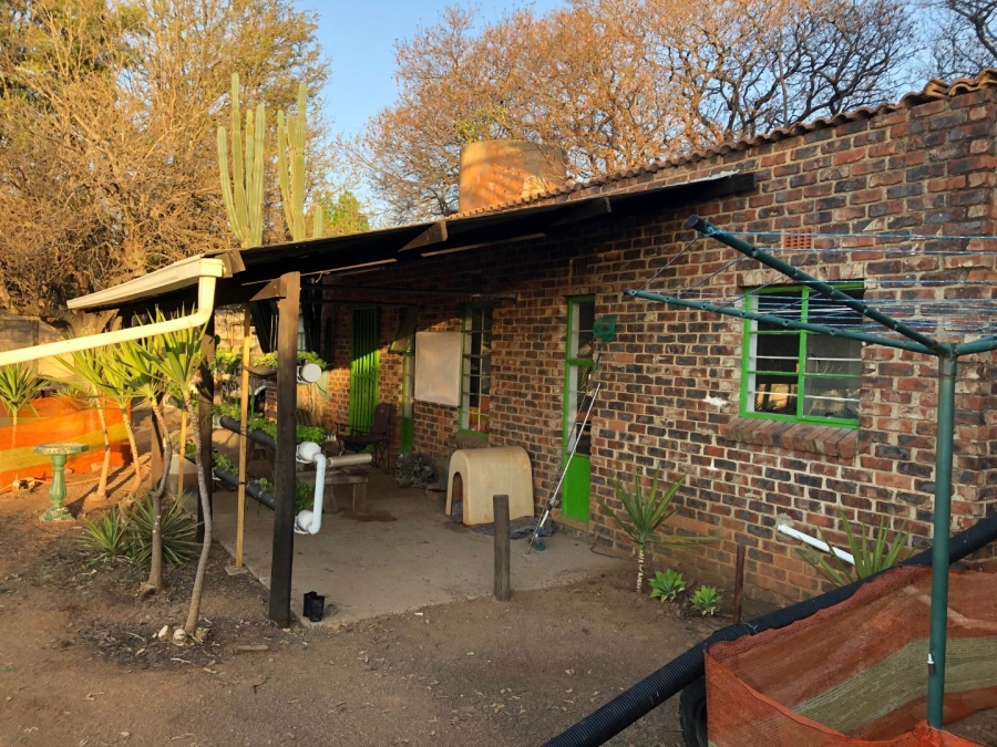 6 Bedroom Property for Sale in Honeydew Manor Gauteng