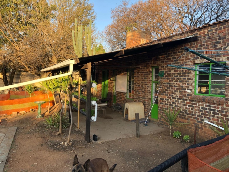 6 Bedroom Property for Sale in Honeydew Manor Gauteng