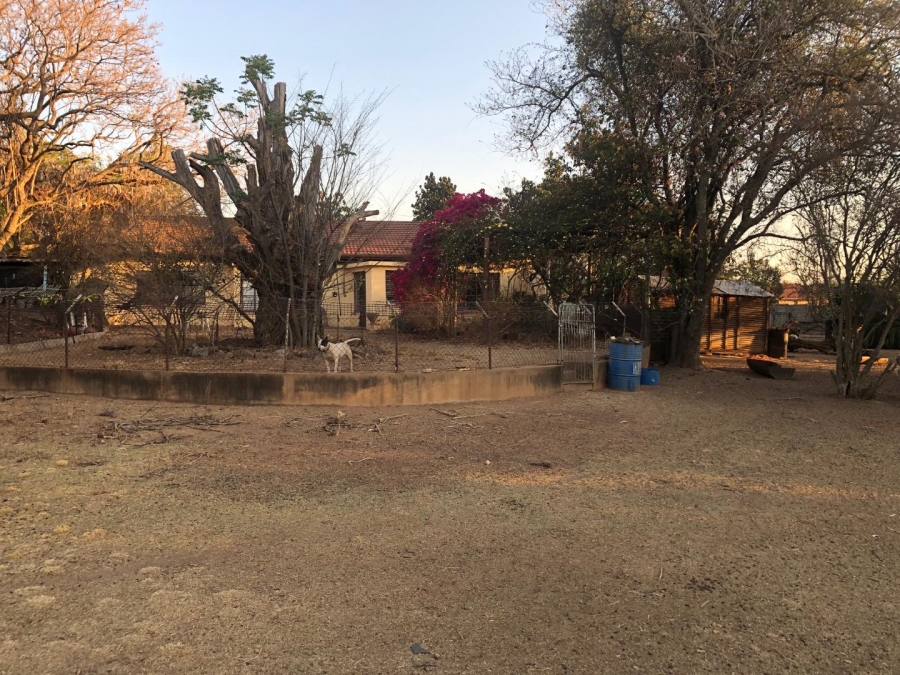 6 Bedroom Property for Sale in Honeydew Manor Gauteng