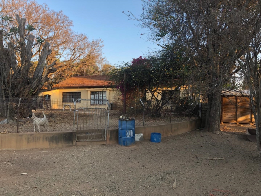 6 Bedroom Property for Sale in Honeydew Manor Gauteng