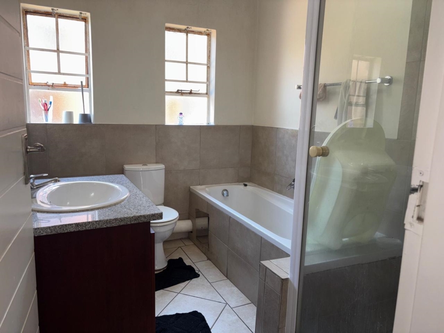 2 Bedroom Property for Sale in Sundowner Gauteng