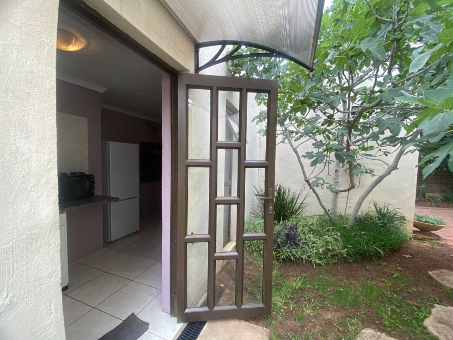 To Let 1 Bedroom Property for Rent in Discovery Gauteng