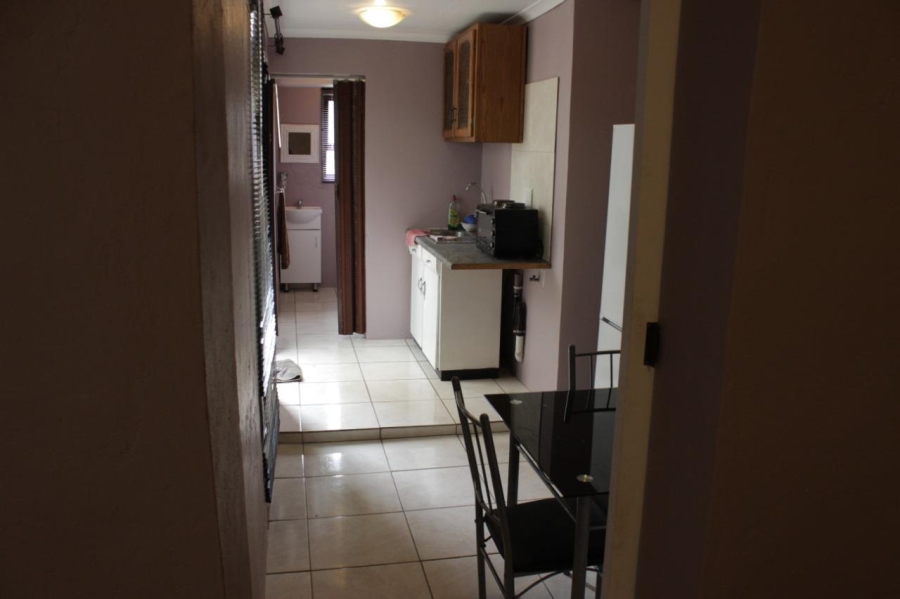 To Let 1 Bedroom Property for Rent in Discovery Gauteng
