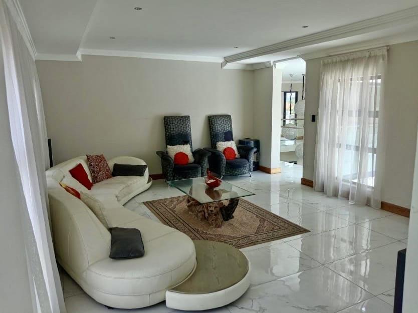 To Let 6 Bedroom Property for Rent in Kyalami Gauteng