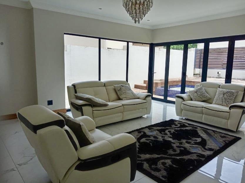 To Let 6 Bedroom Property for Rent in Kyalami Gauteng