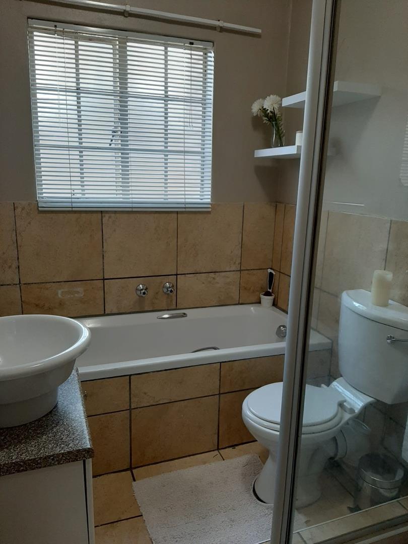To Let 2 Bedroom Property for Rent in Ferndale Gauteng