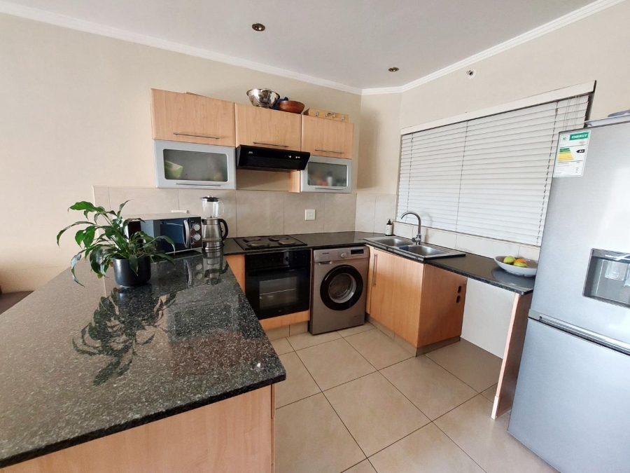 To Let 1 Bedroom Property for Rent in Sandhurst Gauteng