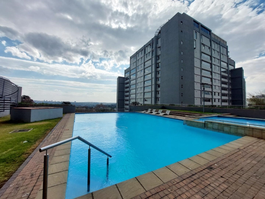 To Let 1 Bedroom Property for Rent in Sandhurst Gauteng