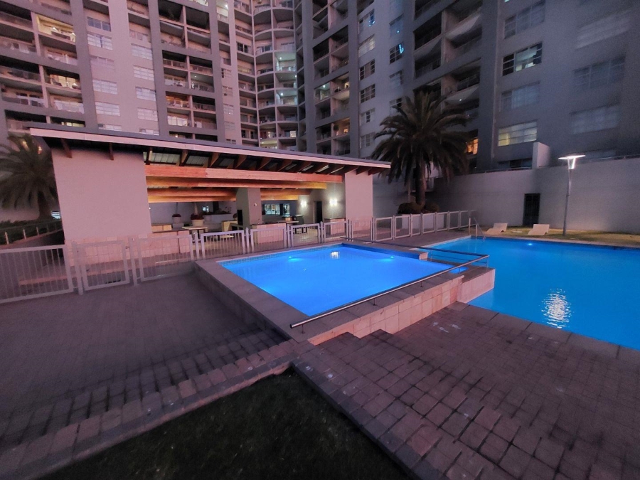 To Let 1 Bedroom Property for Rent in Sandhurst Gauteng