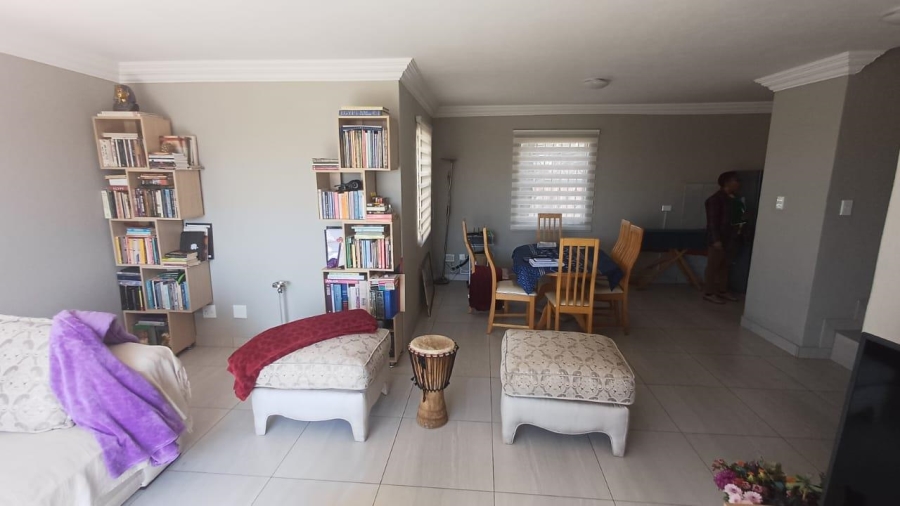3 Bedroom Property for Sale in La Montagne Gauteng