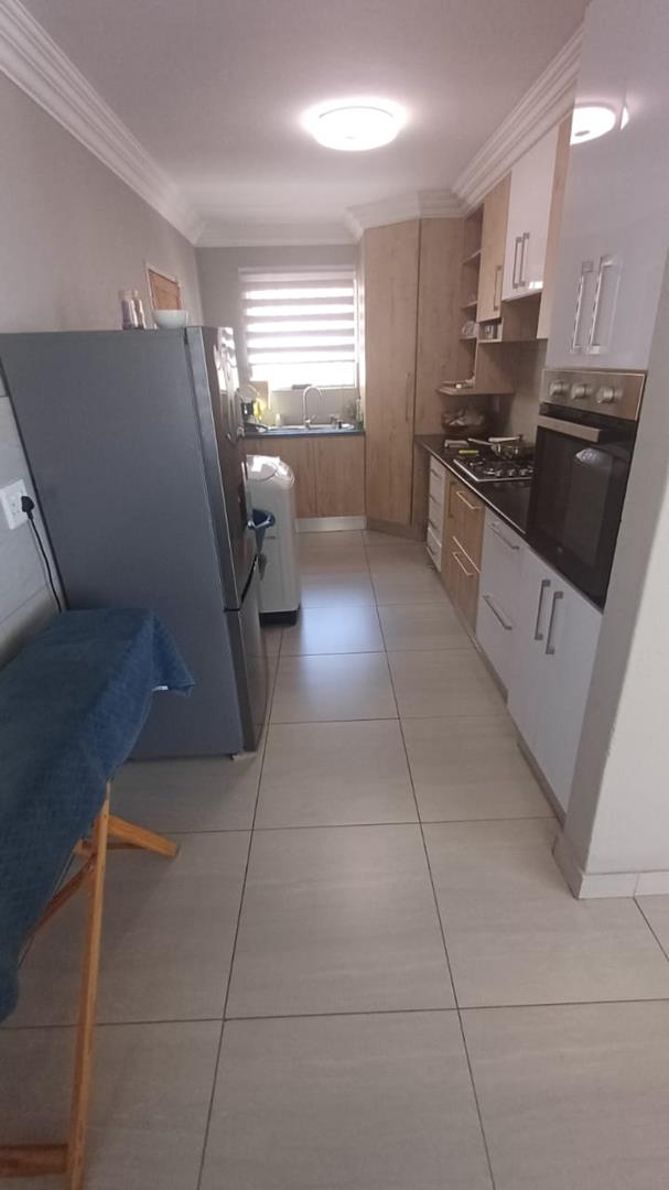 3 Bedroom Property for Sale in La Montagne Gauteng
