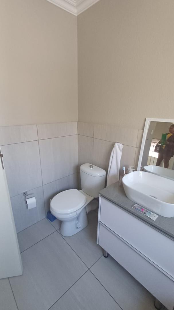 3 Bedroom Property for Sale in La Montagne Gauteng