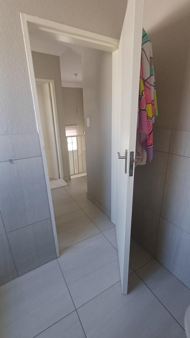 3 Bedroom Property for Sale in La Montagne Gauteng