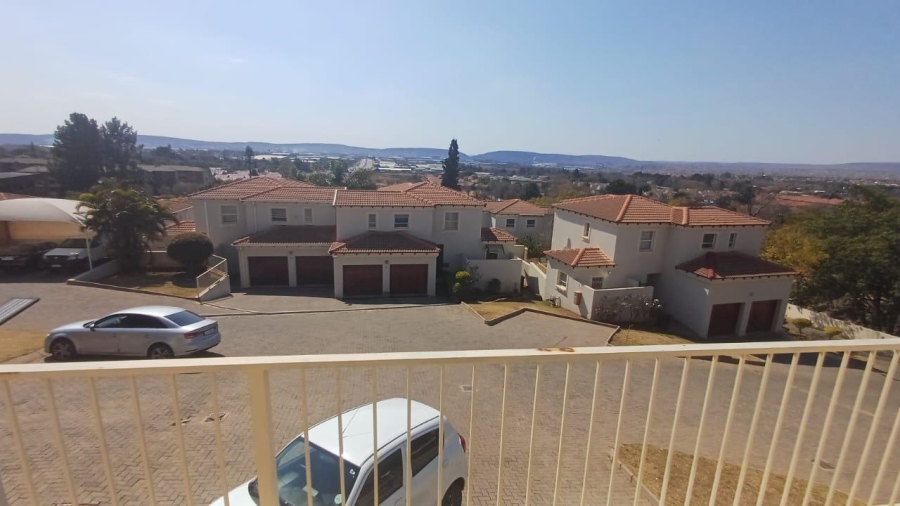 3 Bedroom Property for Sale in La Montagne Gauteng