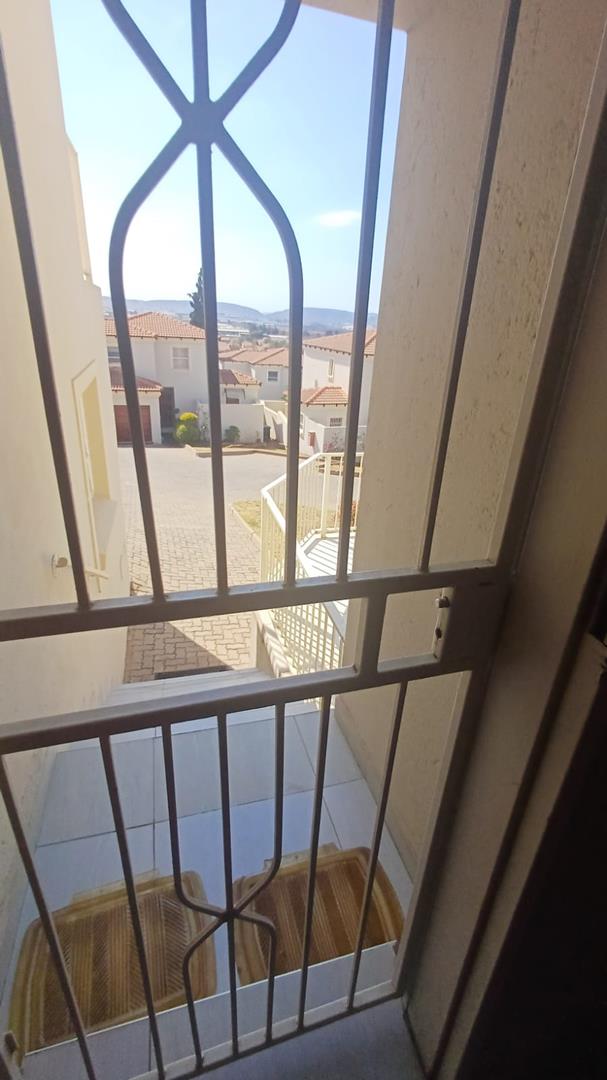 3 Bedroom Property for Sale in La Montagne Gauteng