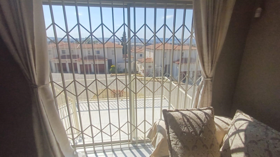 3 Bedroom Property for Sale in La Montagne Gauteng