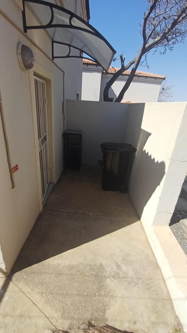 3 Bedroom Property for Sale in La Montagne Gauteng