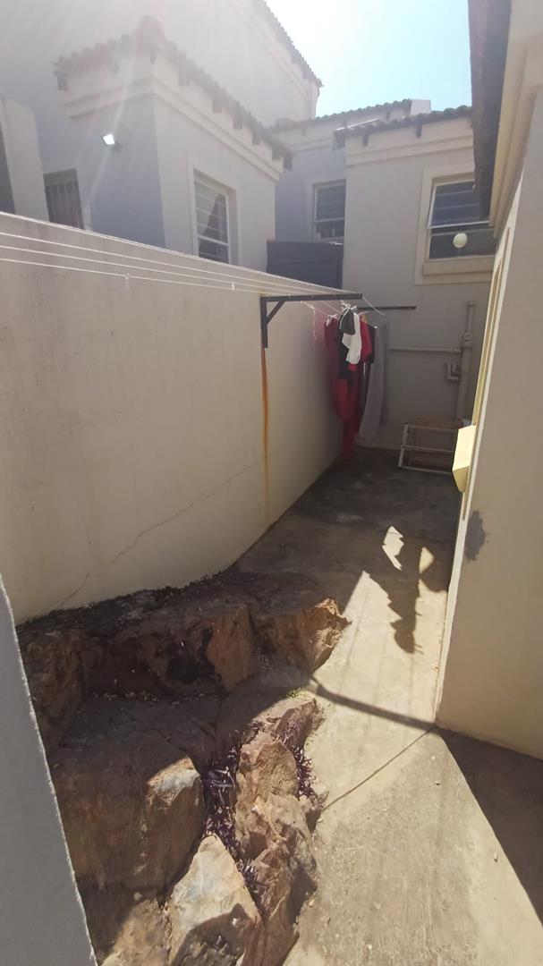 3 Bedroom Property for Sale in La Montagne Gauteng